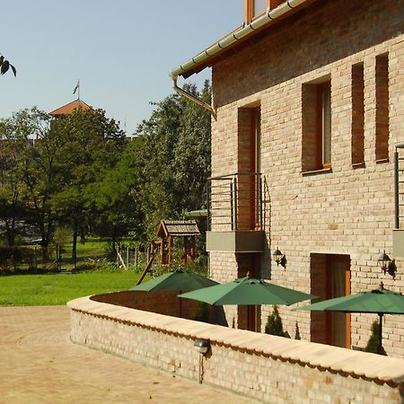 Vararok Apartman Gyula Exterior foto