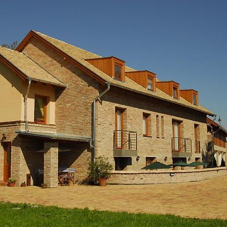 Vararok Apartman Gyula Exterior foto