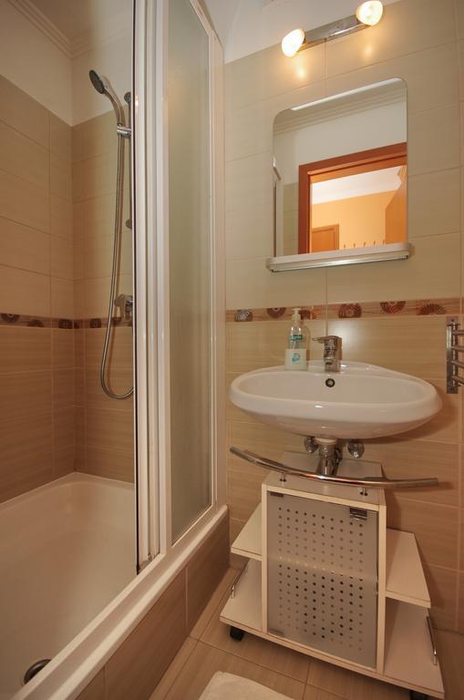 Vararok Apartman Gyula Exterior foto