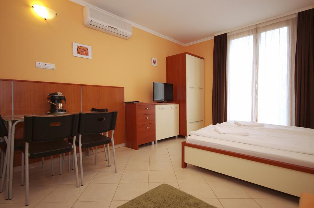 Vararok Apartman Gyula Exterior foto