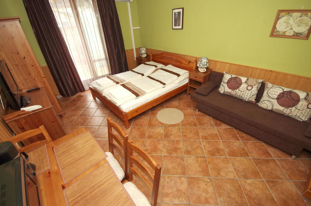 Vararok Apartman Gyula Exterior foto