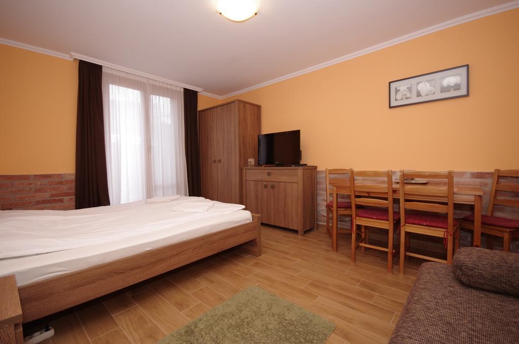 Vararok Apartman Gyula Exterior foto