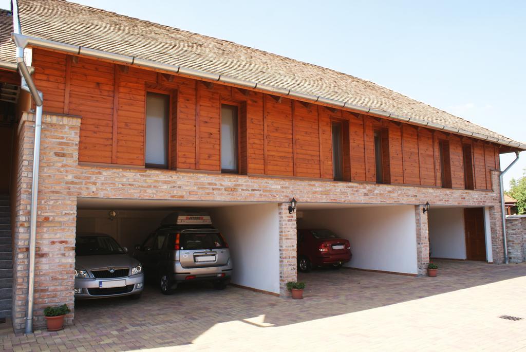 Vararok Apartman Gyula Exterior foto