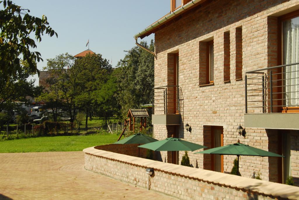 Vararok Apartman Gyula Exterior foto