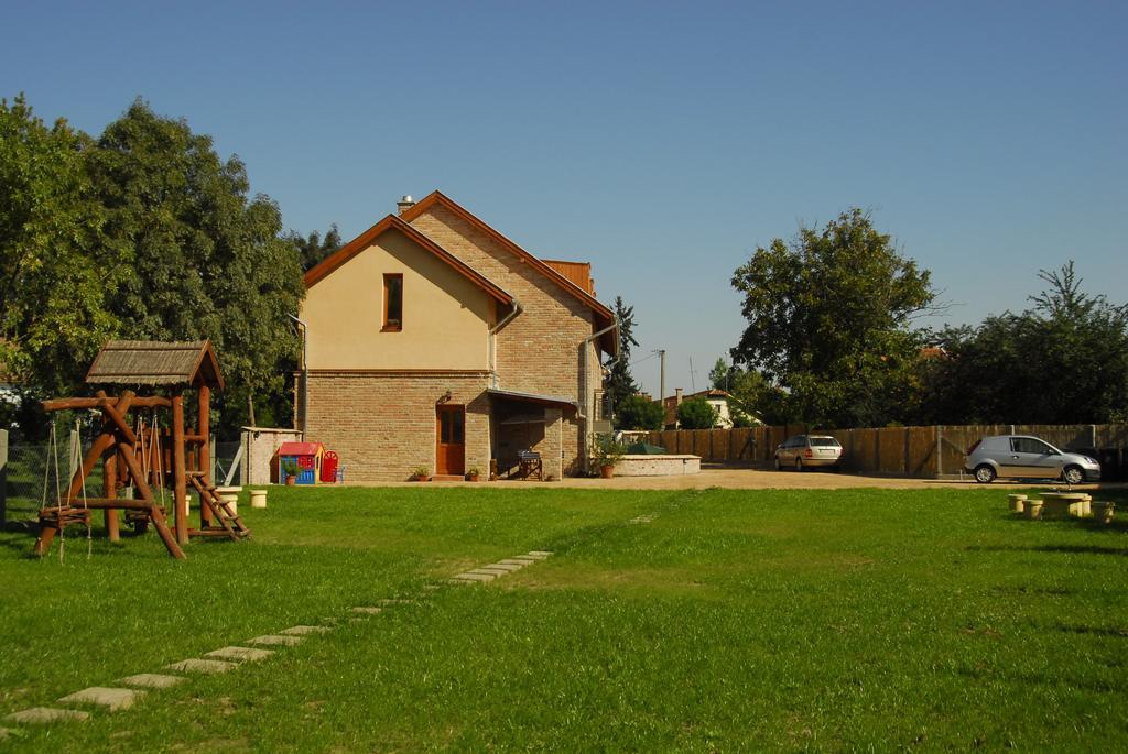 Vararok Apartman Gyula Exterior foto