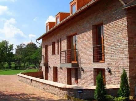 Vararok Apartman Gyula Exterior foto